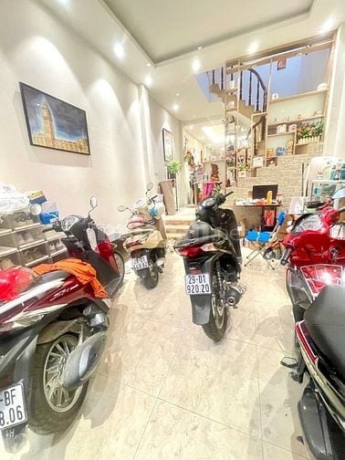 Phân Lô Đền Lư_Ngõ ÔTÔ Thông_Sát Phố_DT 106m2 Dân Xây 3Tầng_Chỉ 15Tỷ9