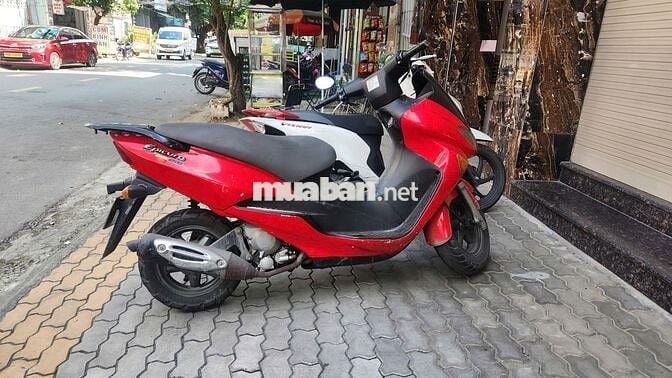 Suzuki Epicuro 150 màu Đỏ