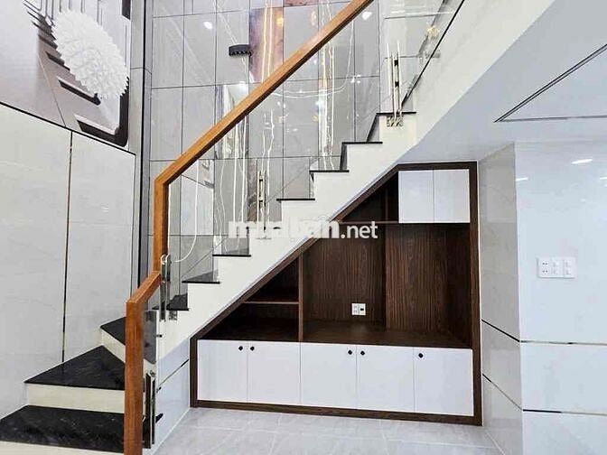 Nhà lầu 5 tầng đẹp full nội thất 44m2( 4m x 11m) Bình Tân