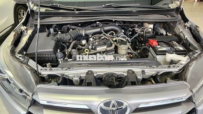 Toyota Innova 2017 2.0V 50000 km Bạc