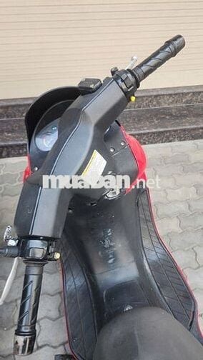 Suzuki Epicuro 150 màu Đỏ