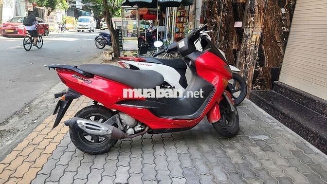 Suzuki Epicuro 150 màu Đỏ