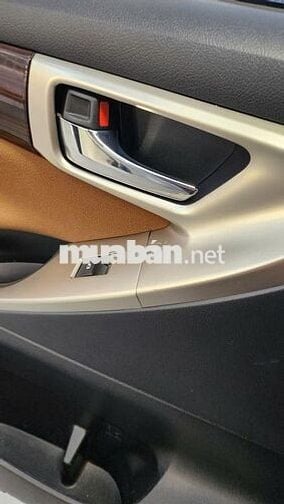 Toyota Innova 2017 2.0V 50000 km Bạc