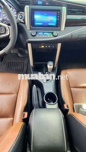 Toyota Innova 2017 2.0V 50000 km Bạc