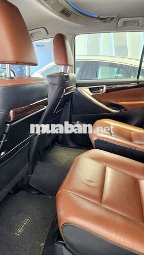 Toyota Innova 2017 2.0V 50000 km Bạc