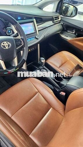 Toyota Innova 2017 2.0V 50000 km Bạc