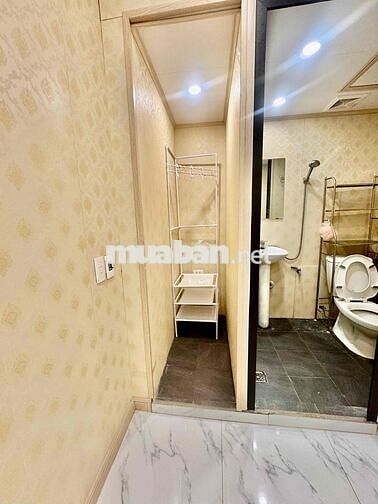 Phòng 25m2, mới, đẹp, siêu rẻ, trung tâm phố Nguyễn Trường Tộ, Ba Đình