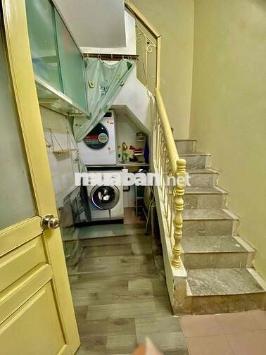 Phòng 25m2, mới, đẹp, siêu rẻ, trung tâm phố Nguyễn Trường Tộ, Ba Đình