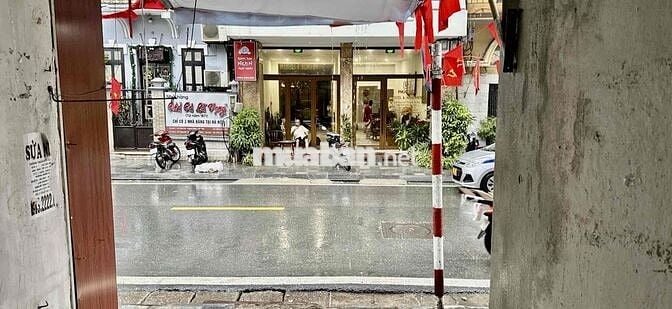 Phòng 25m2, mới, đẹp, siêu rẻ, trung tâm phố Nguyễn Trường Tộ, Ba Đình