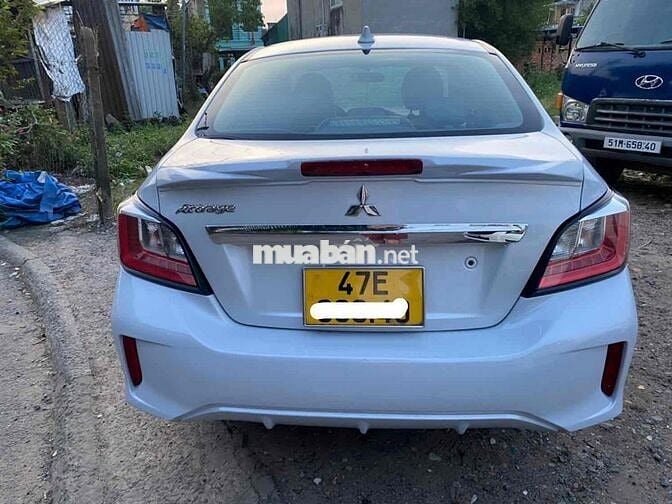 Mitsubishi Attrage Trắng 5 chỗ