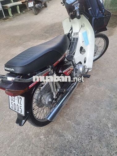 Honda Dream Thái Nâu trắng