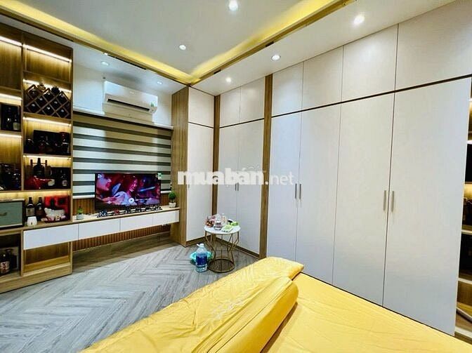 Trần Thái Tông 100m² ngang 11m, 8 PN, P15 Tân Bình – 8 Tỷ