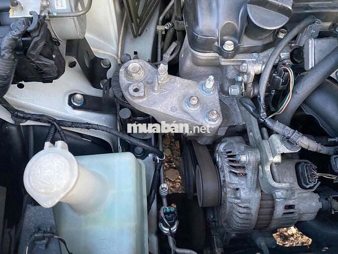 Mitsubishi Attrage Trắng 5 chỗ