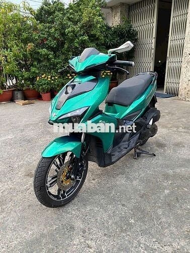 Cần tiền bán xe