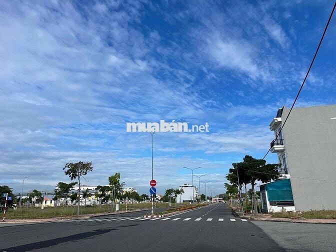 Cần bán lô A27 đường N13 giá 1,7 tỷ bao phí ( có cặp liền kề )