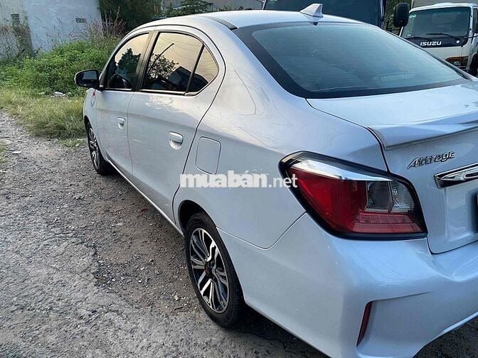 Mitsubishi Attrage Trắng 5 chỗ