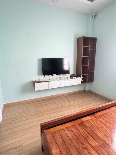 Nhà cho thuê khu Bàu Cát, xe hơi trong nhà, gần siêu thị rạp phim