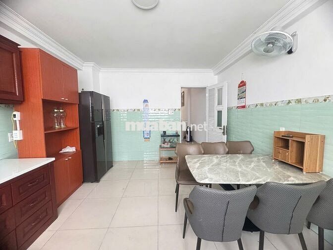 Nhà cho thuê khu Bàu Cát, xe hơi trong nhà, gần siêu thị rạp phim