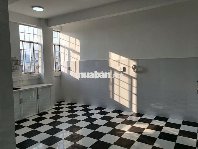 Cần cho thuê chung cư Thang Bộ Lầu 5,  255/4B Trần Hưng Đạo