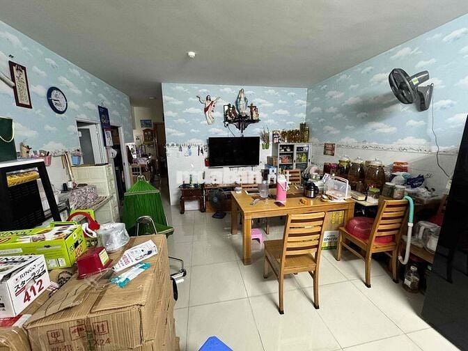 cần bán căn hộ sầm uất tân phú