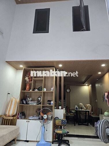 Bán nhà 2,5 tầng Hoàng Diệu , cách đường chính chỉ 30m2