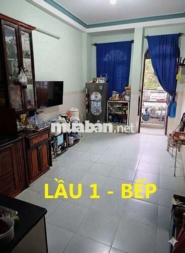 Nguyễn Giản Thanh Quận 10-Nhà 2 mặt ngay chợ thuốc cần bán