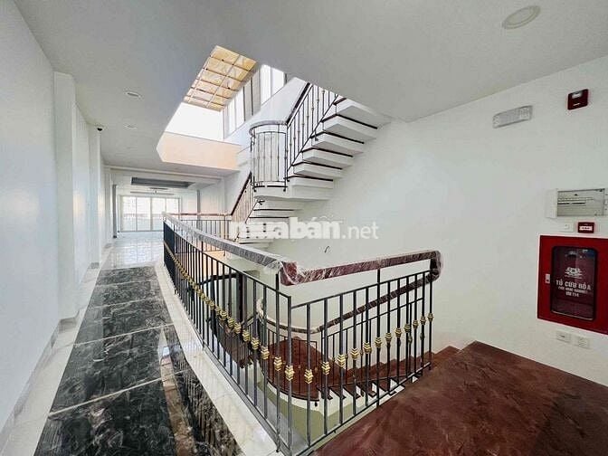 Mặt Tiền đường Tân Thắng 120m2, có tầng hầm, đối diện Aeon Tân Phú