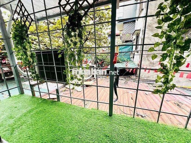 TẬP THỂ QUỲNH MAI - TẦNG 2 - 2 MẶT THOÁNG - Ô TÔ ĐỖ CỬA - SÂN CHƠI RỘN