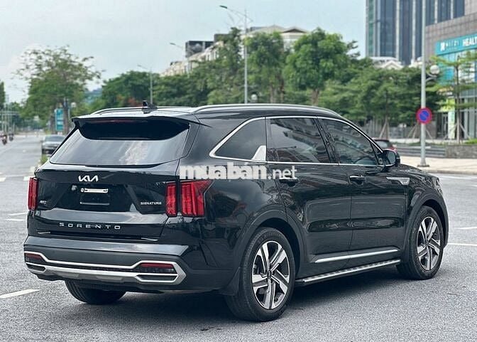 Kia Sorento 2.5 Signature 2022 màu đen