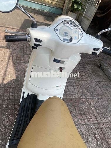 Piaggio Vespa LX 125 Trắng mới tinh
