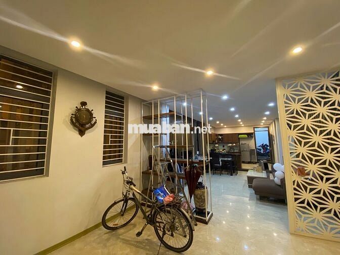 Thuê nhà 2 mặt tiền, 3 tầng chính chủ Số 20 Đường Bùi Quốc Hưng