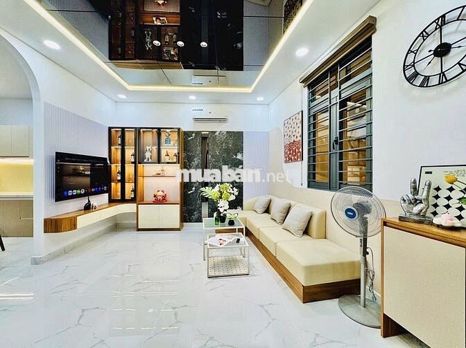 Tiết kiệm 1 Tỷ, Căn nhà 2 tầng Dương Quảng Hàm, có sân mini chỉ >5 tỷ