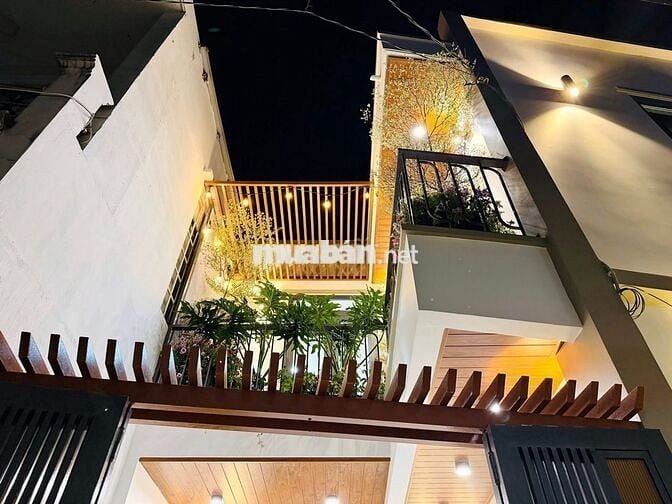 Tiết kiệm 1 Tỷ, Căn nhà 2 tầng Dương Quảng Hàm, có sân mini chỉ >5 tỷ