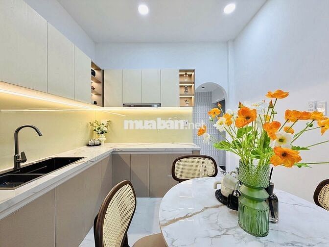 Tiết kiệm 1 Tỷ, Căn nhà 2 tầng Dương Quảng Hàm, có sân mini chỉ >5 tỷ