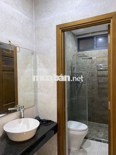 Thuê nhà 2 mặt tiền, 3 tầng chính chủ Số 20 Đường Bùi Quốc Hưng