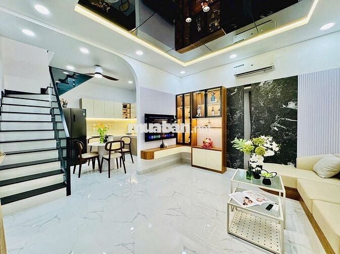 Tiết kiệm 1 Tỷ, Căn nhà 2 tầng Dương Quảng Hàm, có sân mini chỉ >5 tỷ