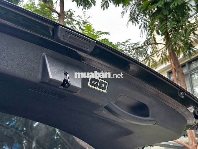 Kia Sorento 2.5 Signature 2022 màu đen