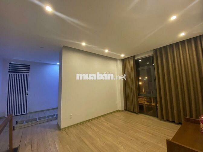 Thuê nhà 2 mặt tiền, 3 tầng chính chủ Số 20 Đường Bùi Quốc Hưng