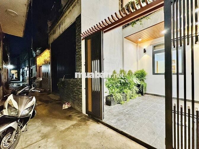 Tiết kiệm 1 Tỷ, Căn nhà 2 tầng Dương Quảng Hàm, có sân mini chỉ >5 tỷ