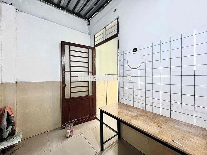 chính chủ cho thuê 1PN riêng, có sẵn máy lạnh kệ bế 57/27 Tô Hiệu