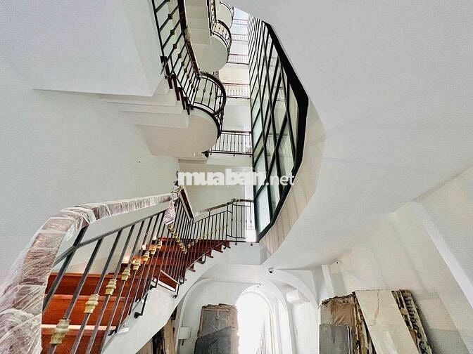 Mặt Tiền đường Tân Thắng 120m2, có tầng hầm, đối diện Aeon Tân Phú