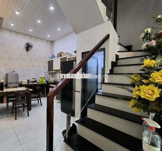 Hẻm xe hơi sát mặt tiền Phạm Văn Chiêu, 52m, 4 tầng btct, giá 6.3tỷ.