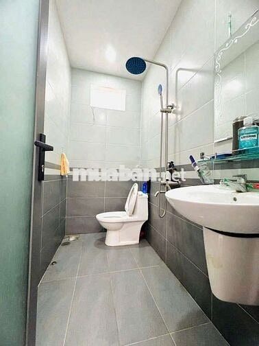 Nhà 1 trệt 2 lầu hẻm 151 liên khu 4/5 BHH B bình tân