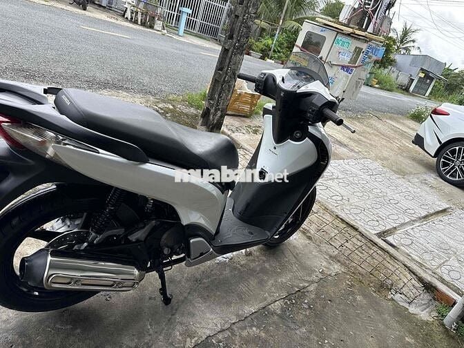Honda SH150i đập thùng 2016Trắng sm110 xe mới chát