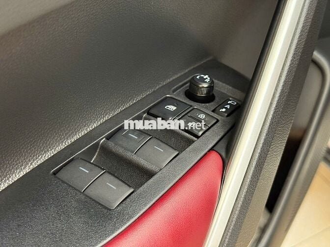 Toyota Corolla Cross 2024 1.8V 8427 km(CÒN GIẢM)