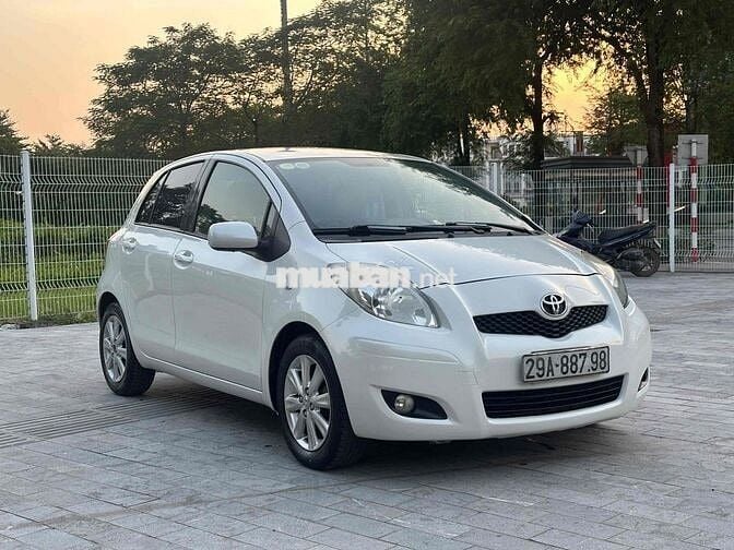 Toyota Yaris 20***0 km