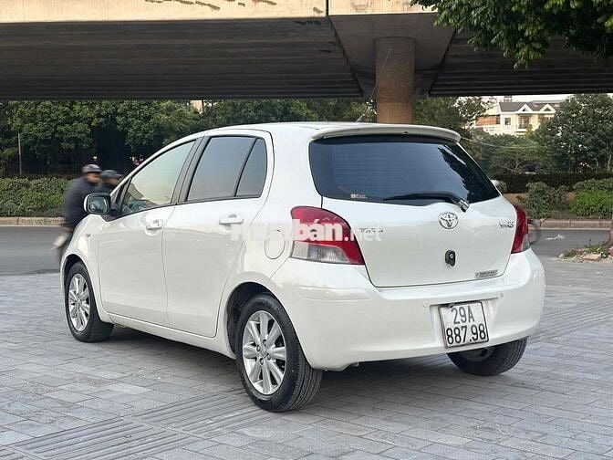 Toyota Yaris 20***0 km