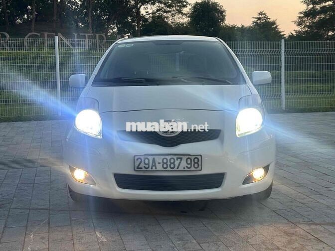 Toyota Yaris 20***0 km