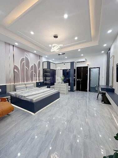 Cần bán gấp nhà đang ở ngay Chợ Bờ Ngựa, nhà 1 lầu 6x20m, 750tr