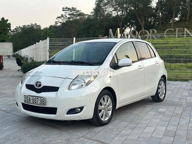 Toyota Yaris 20***0 km